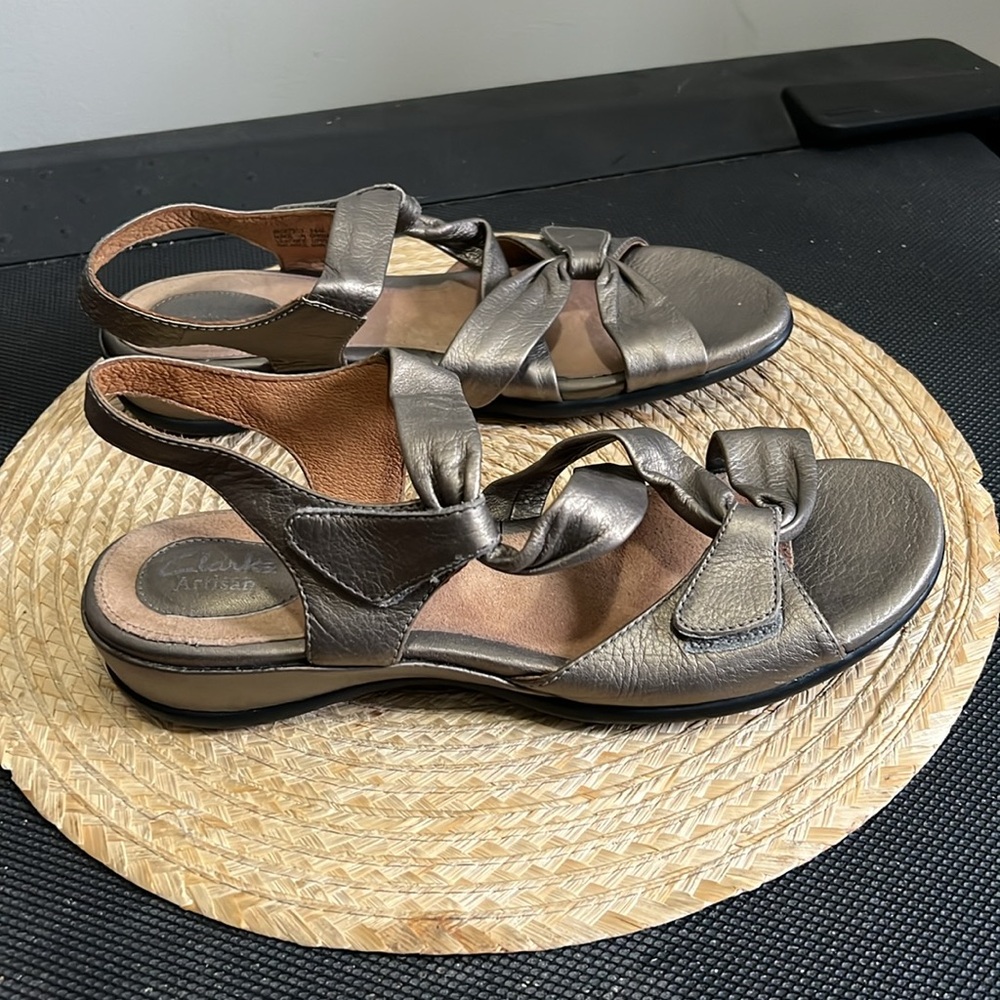 Clarks Artisan Leather Shimmer  Slide Sandals Size 9.5”